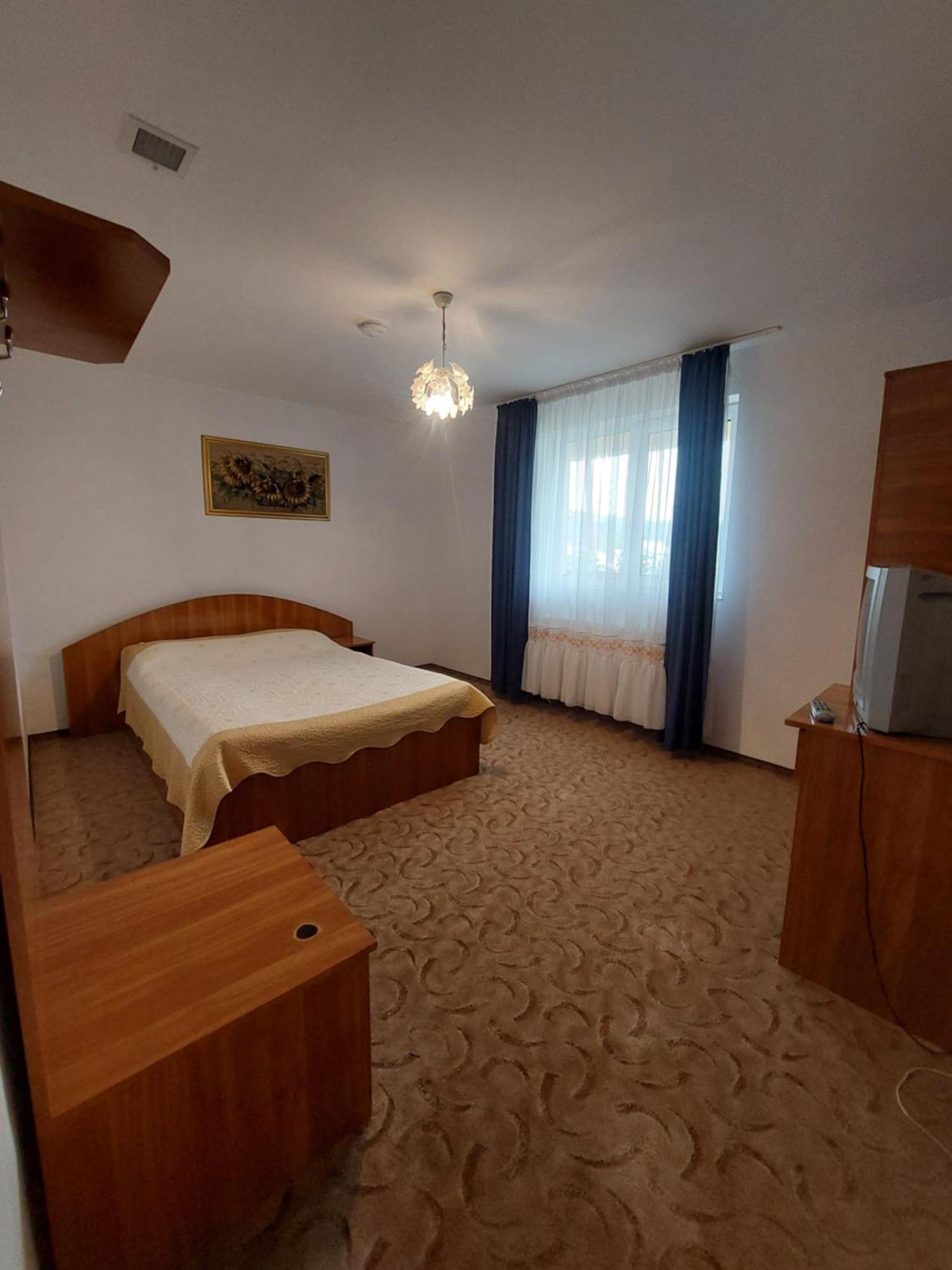 Steaua Nordului Hotel Targu Neamt Exterior photo